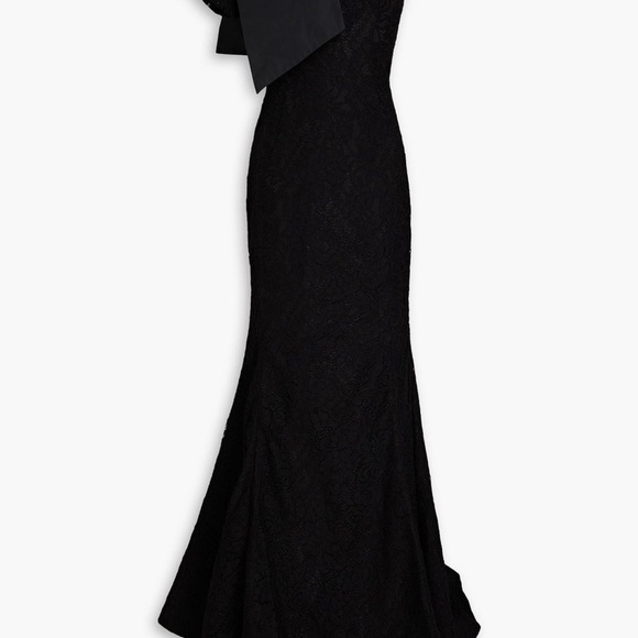 One-shoulder bow-embellished corded lace gown - Picture 3 of 3